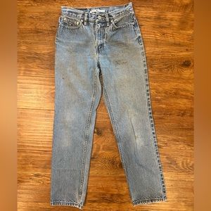 Y2k Tommy Hilfiger medium wash straight leg jeans
